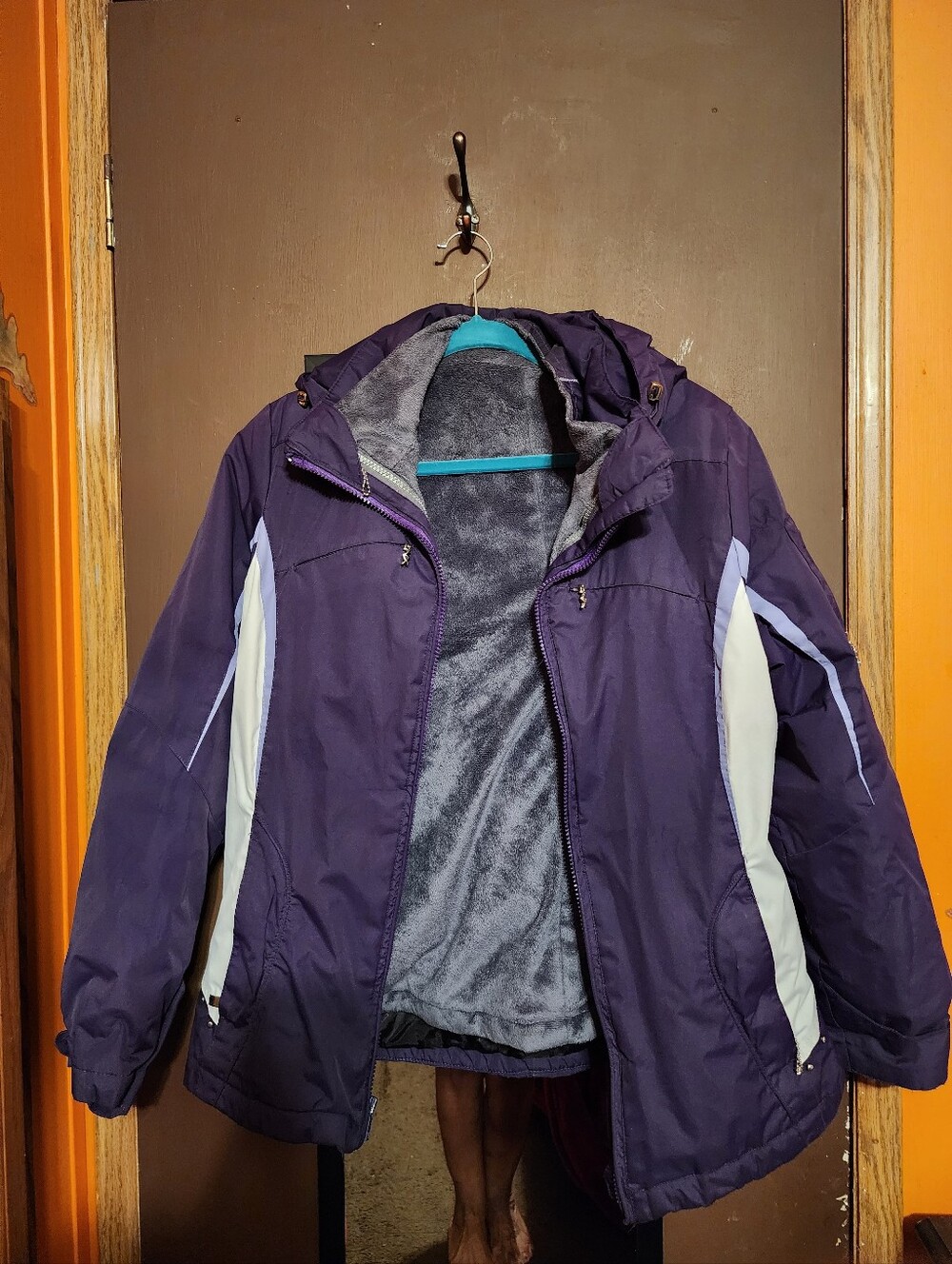 2 jackets in one. Purple and white ski jacket. Removable lining is jacket too